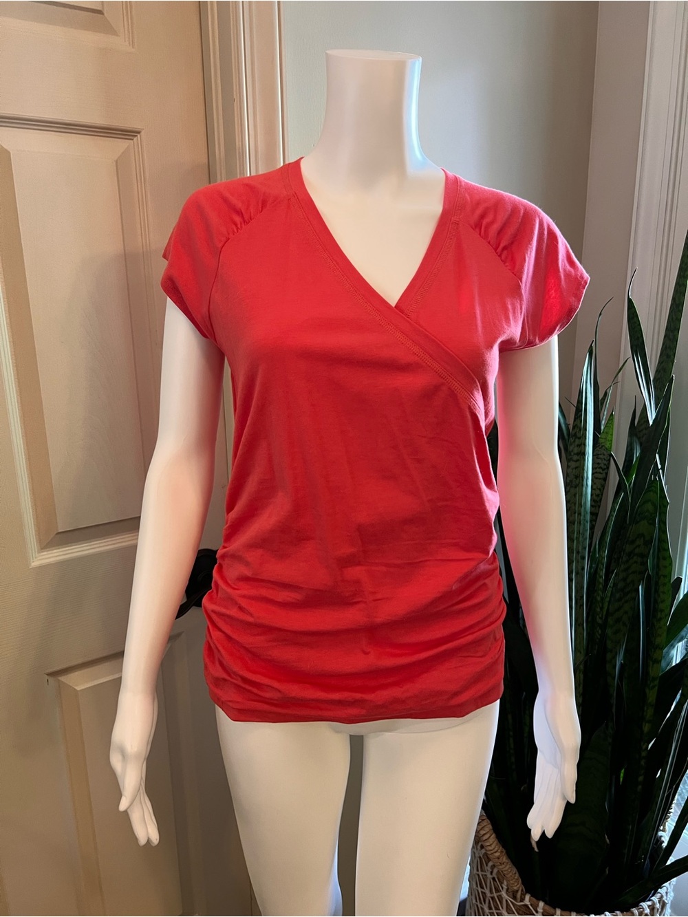 CAbi Wrap Front Tee Size Medium NWT Coral Pink Ruched Short Sleeve Top